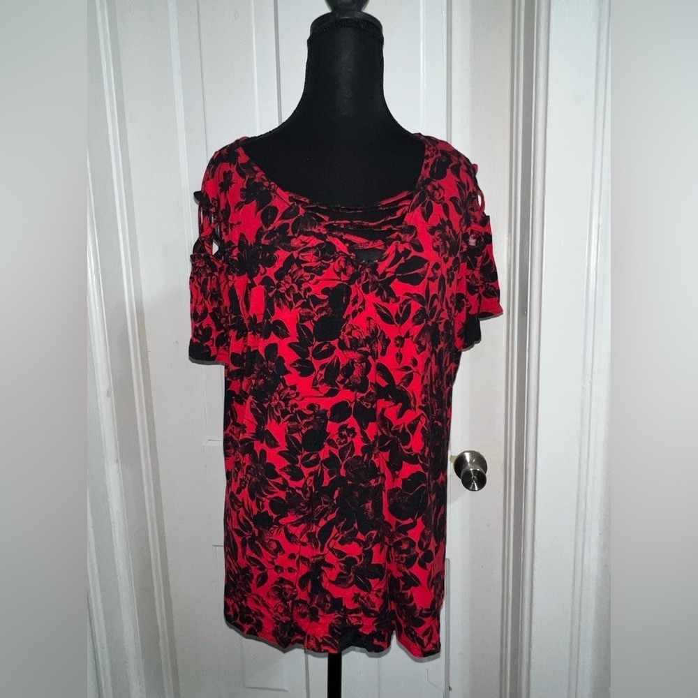 Women's juniors Rock & Republic Red and Black Floral Blouse, size 2X goth grunge